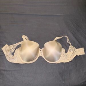 Maidenform 38D Elegant Cream Lace Bra